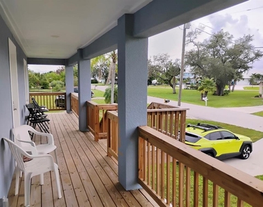 23492 Harper Avenue - Photo Thumbnail 1