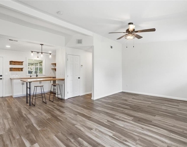162 Bridle Path - Photo Thumbnail 4