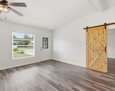 162 Bridle Path - Photo Thumbnail 1