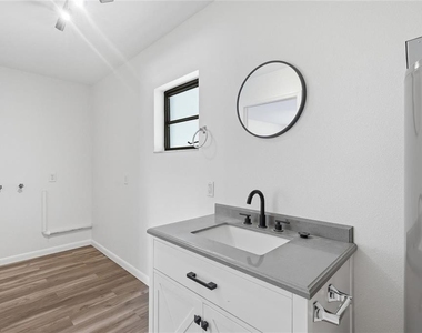 162 Bridle Path - Photo Thumbnail 5