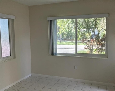 2104 Palm Terrace - Photo Thumbnail 14