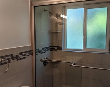 2104 Palm Terrace - Photo Thumbnail 7