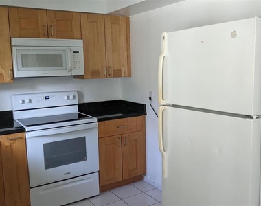 2104 Palm Terrace - Photo Thumbnail 11