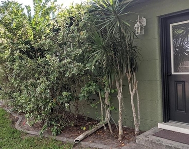 2104 Palm Terrace - Photo Thumbnail 13