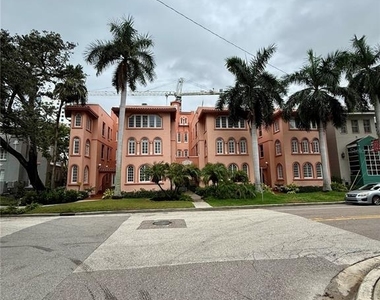 1221 N Palm Avenue - Photo Thumbnail 1