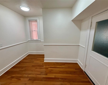 1221 N Palm Avenue - Photo Thumbnail 7