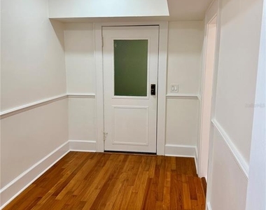 1221 N Palm Avenue - Photo Thumbnail 5