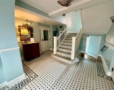 1221 N Palm Avenue - Photo Thumbnail 3