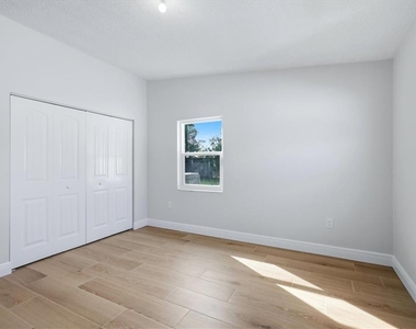 2320 Colgate Avenue - Photo Thumbnail 24