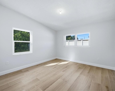 2320 Colgate Avenue - Photo Thumbnail 23