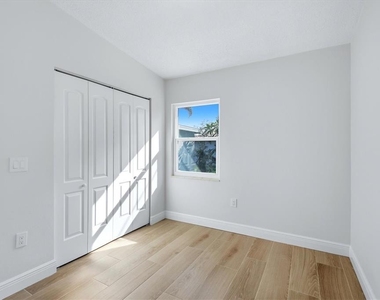 2320 Colgate Avenue - Photo Thumbnail 26