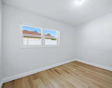 2320 Colgate Avenue - Photo Thumbnail 21