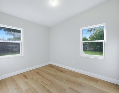 2320 Colgate Avenue - Photo Thumbnail 25