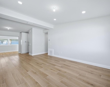 2320 Colgate Avenue - Photo Thumbnail 8