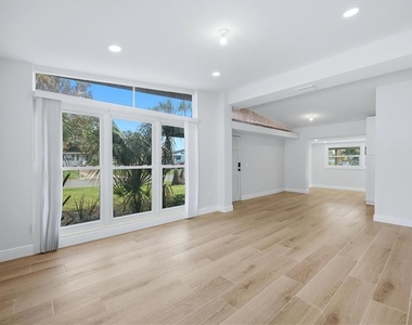 2320 Colgate Avenue - Photo Thumbnail 5