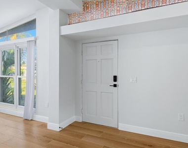 2320 Colgate Avenue - Photo Thumbnail 4