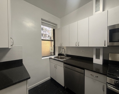 71WEST 12TH STREET#1G - Photo Thumbnail 2