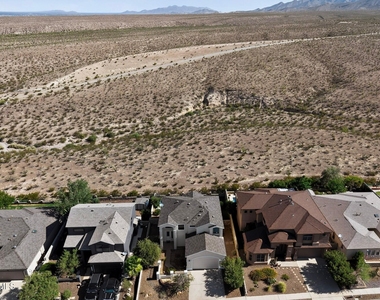 6633 Cabana Del Sol Drive - Photo Thumbnail 3