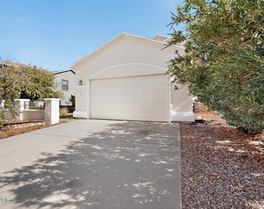 6633 Cabana Del Sol Drive - Photo Thumbnail 8