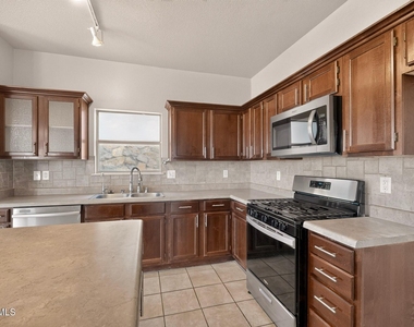 6633 Cabana Del Sol Drive - Photo Thumbnail 21