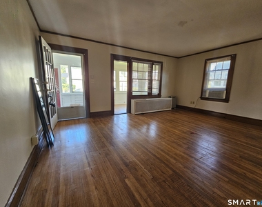 33 Woodmere Road - Photo Thumbnail 3