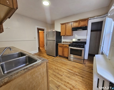 33 Woodmere Road - Photo Thumbnail 10