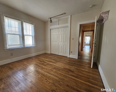 33 Woodmere Road - Photo Thumbnail 15