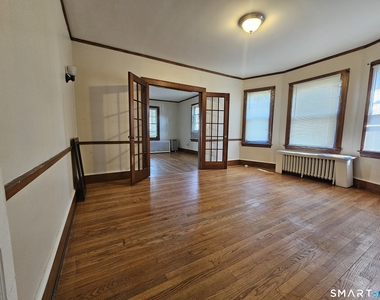 33 Woodmere Road - Photo Thumbnail 8