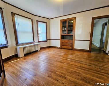33 Woodmere Road - Photo Thumbnail 7