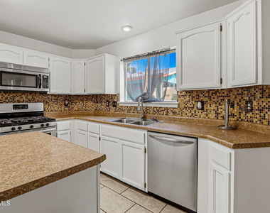 14148 Patriot Point Drive - Photo Thumbnail 8