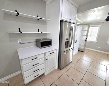 12345 Nancy Lee Avenue - Photo Thumbnail 10