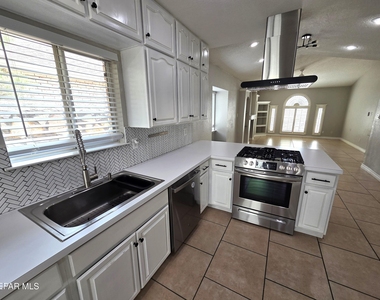 12345 Nancy Lee Avenue - Photo Thumbnail 9