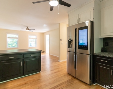 325 Farmington Avenue - Photo Thumbnail 2
