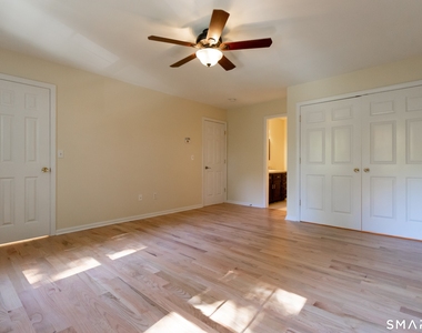 325 Farmington Avenue - Photo Thumbnail 23
