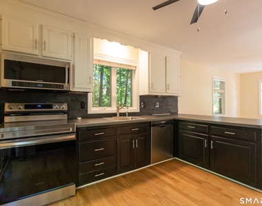 325 Farmington Avenue - Photo Thumbnail 4