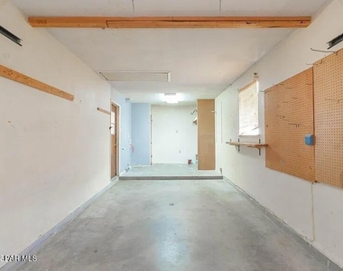 9924 Minuteman Street - Photo Thumbnail 16