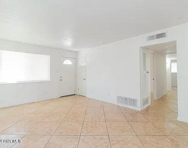 9924 Minuteman Street - Photo Thumbnail 6