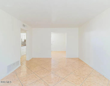 9924 Minuteman Street - Photo Thumbnail 5