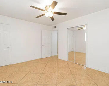 9924 Minuteman Street - Photo Thumbnail 8