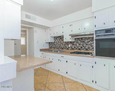 9924 Minuteman Street - Photo Thumbnail 3
