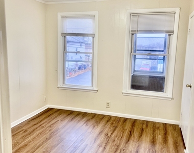 282 Front Avenue - Photo Thumbnail 4