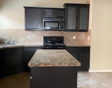 13162 Saker Drive - Photo Thumbnail 8
