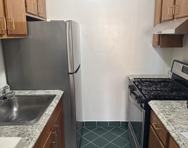 140 Grove Street - Photo Thumbnail 3