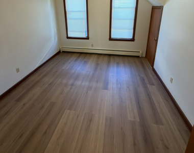 532 Carroll Avenue - Photo Thumbnail 4