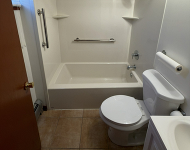 532 Carroll Avenue - Photo Thumbnail 5