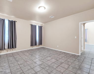 12400 Chamberlain Drive - Photo Thumbnail 10