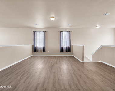 12400 Chamberlain Drive - Photo Thumbnail 14