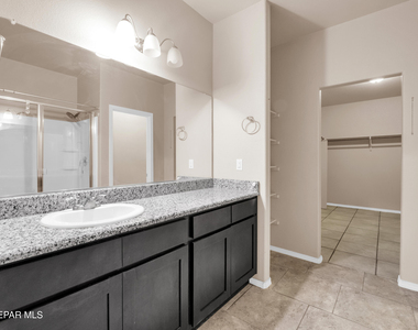 12400 Chamberlain Drive - Photo Thumbnail 12