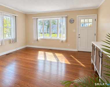 91 Bertrose Avenue - Photo Thumbnail 7
