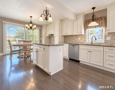 91 Bertrose Avenue - Photo Thumbnail 4